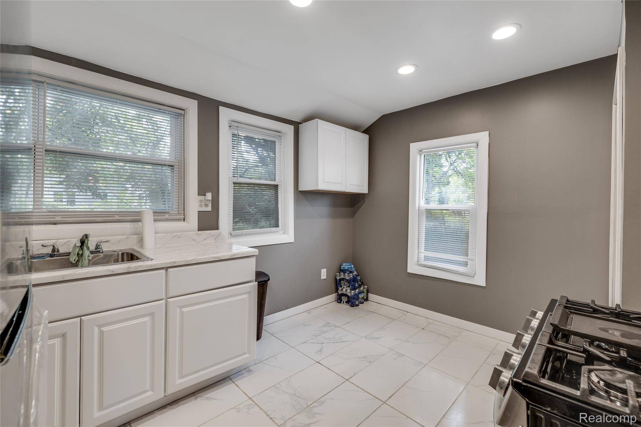 Detroit, MI 48203,19210 Cameron ST