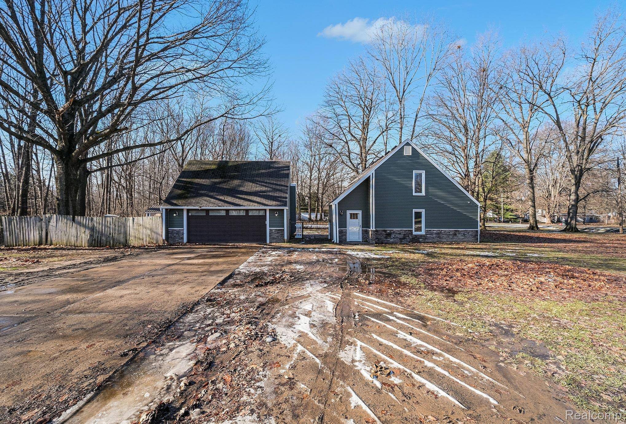 Burton, MI 48509,1364 Munson ST