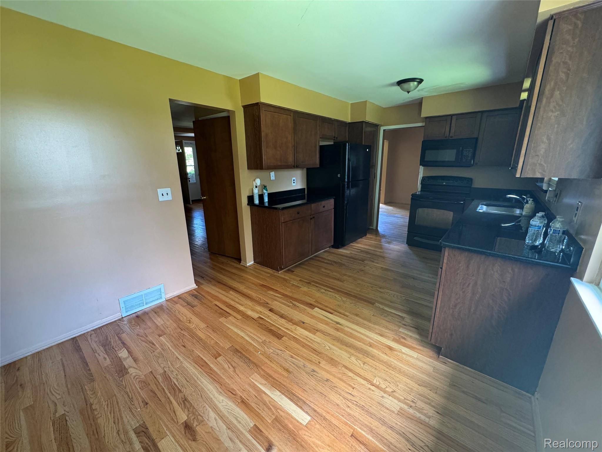 Southfield, MI 48034,28330 Lahser Rd RD