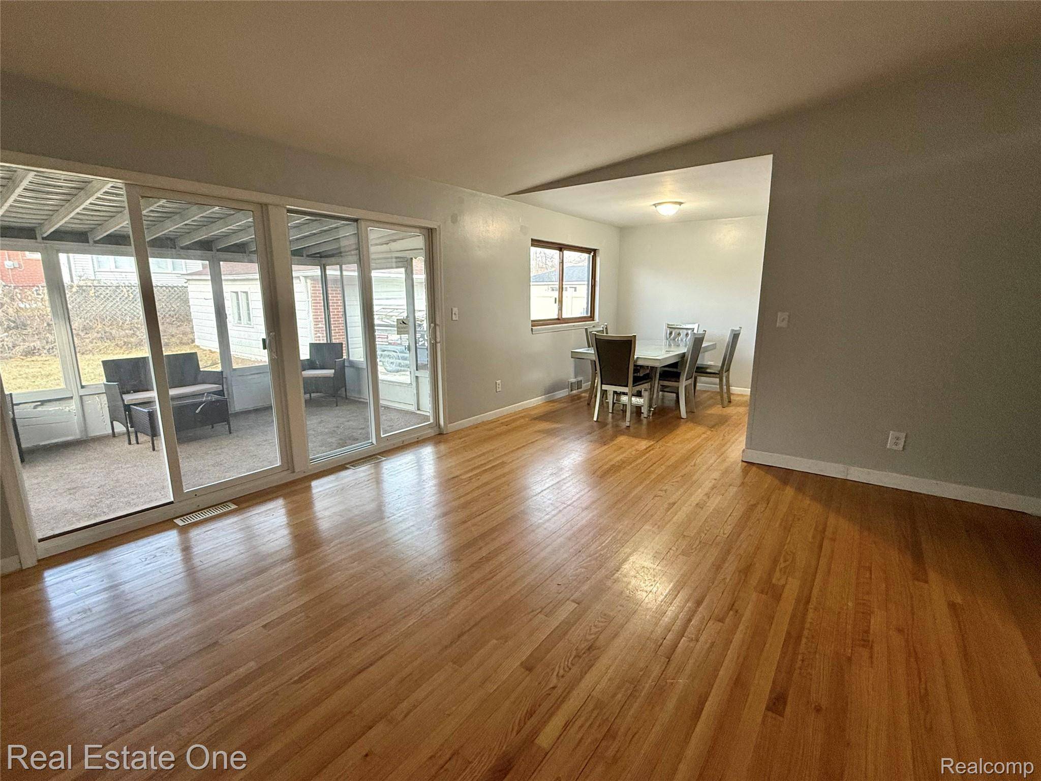 Dearborn Heights, MI 48127,6845 Plainfield ST