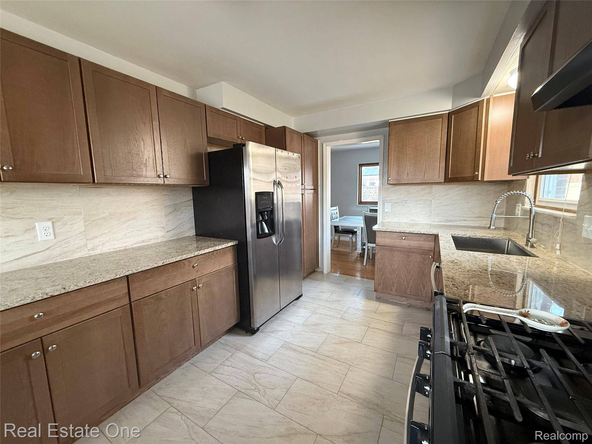 Dearborn Heights, MI 48127,6845 Plainfield ST