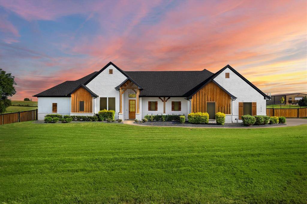 Weatherford, TX 76088,1074 Pioneer Crossing