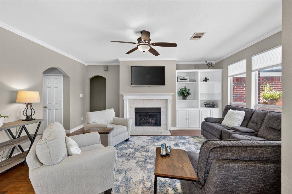 Lewisville, TX 75077,709 Summit Ridge