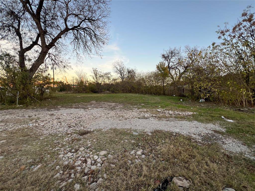 Dallas, TX 75208,244 Dallas Fort Worth Corner