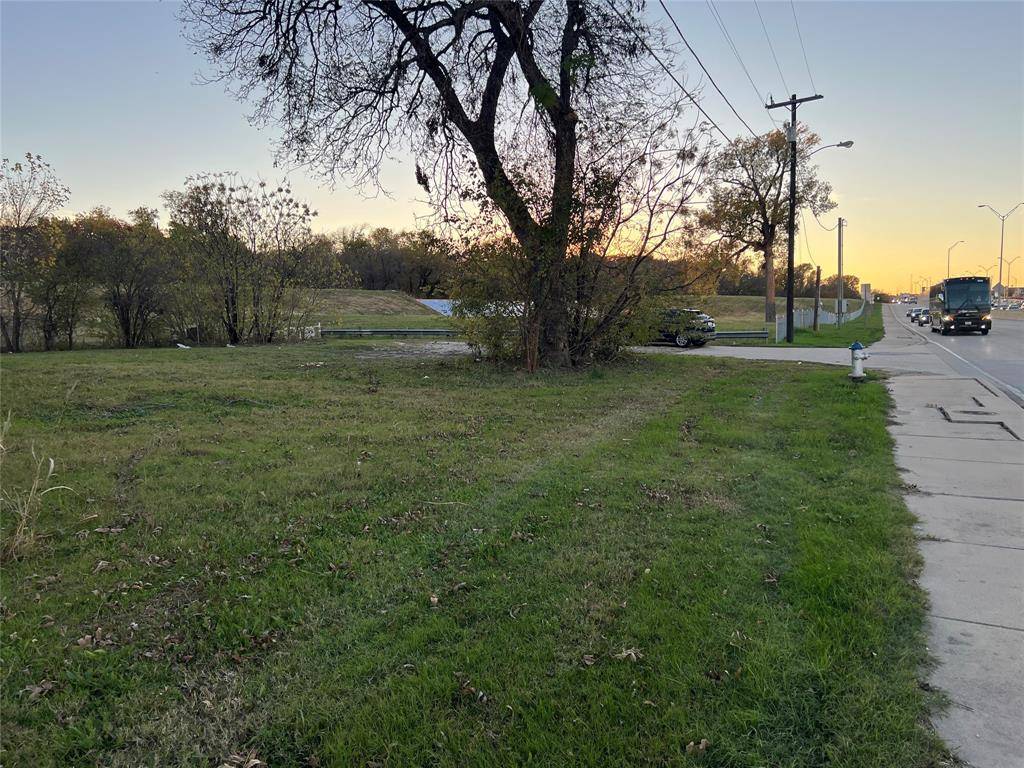 Dallas, TX 75208,244 Dallas Fort Worth Corner