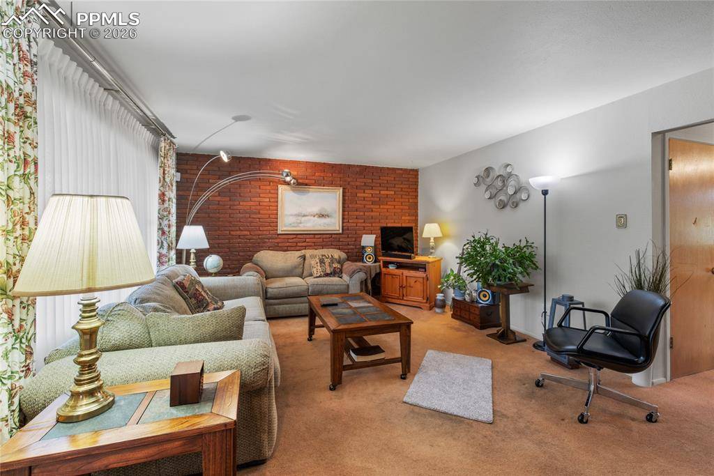 Pueblo, CO 81005,171 Fordham CIR