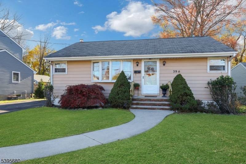 Oakland Boro, NJ 07436,39 Powdermill Ln