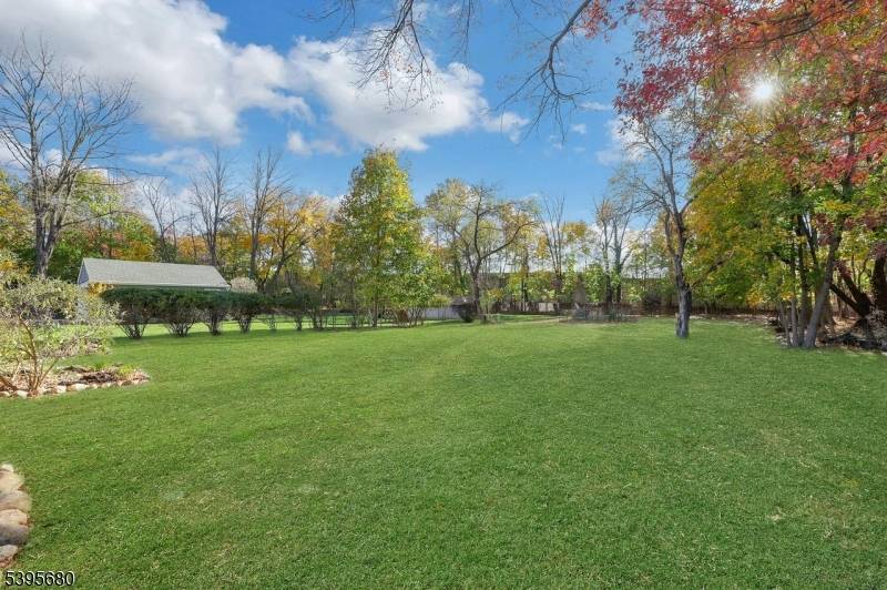 Oakland Boro, NJ 07436,39 Powdermill Ln