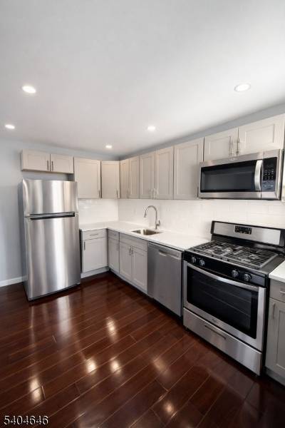 Little Ferry Boro, NJ 07643,28 Treptow St #2