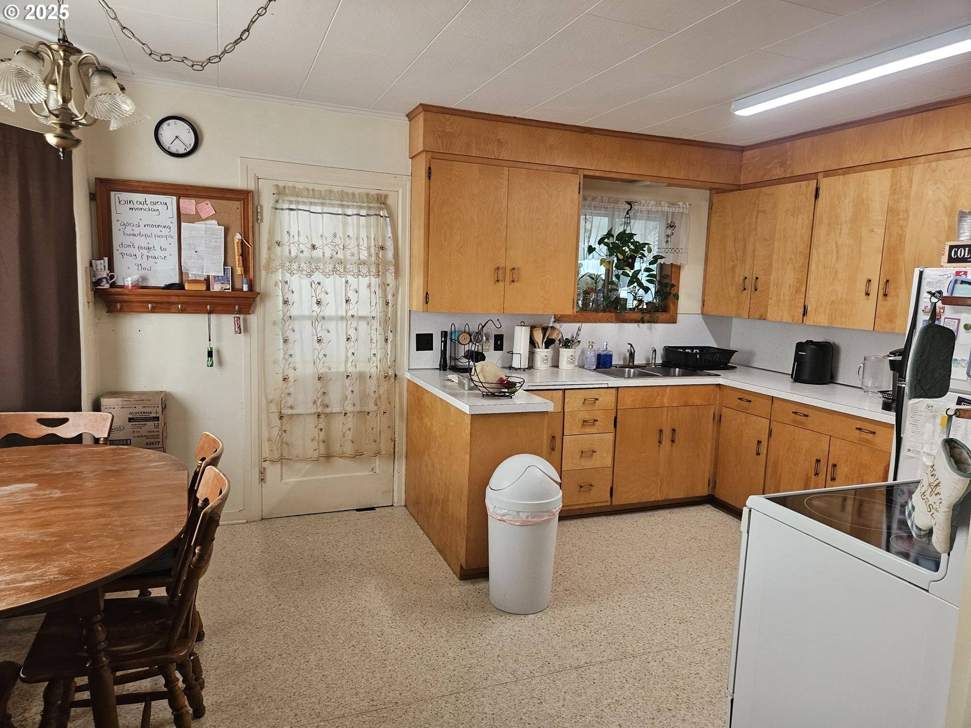 North Bend, OR 97459,2238 MARION ST