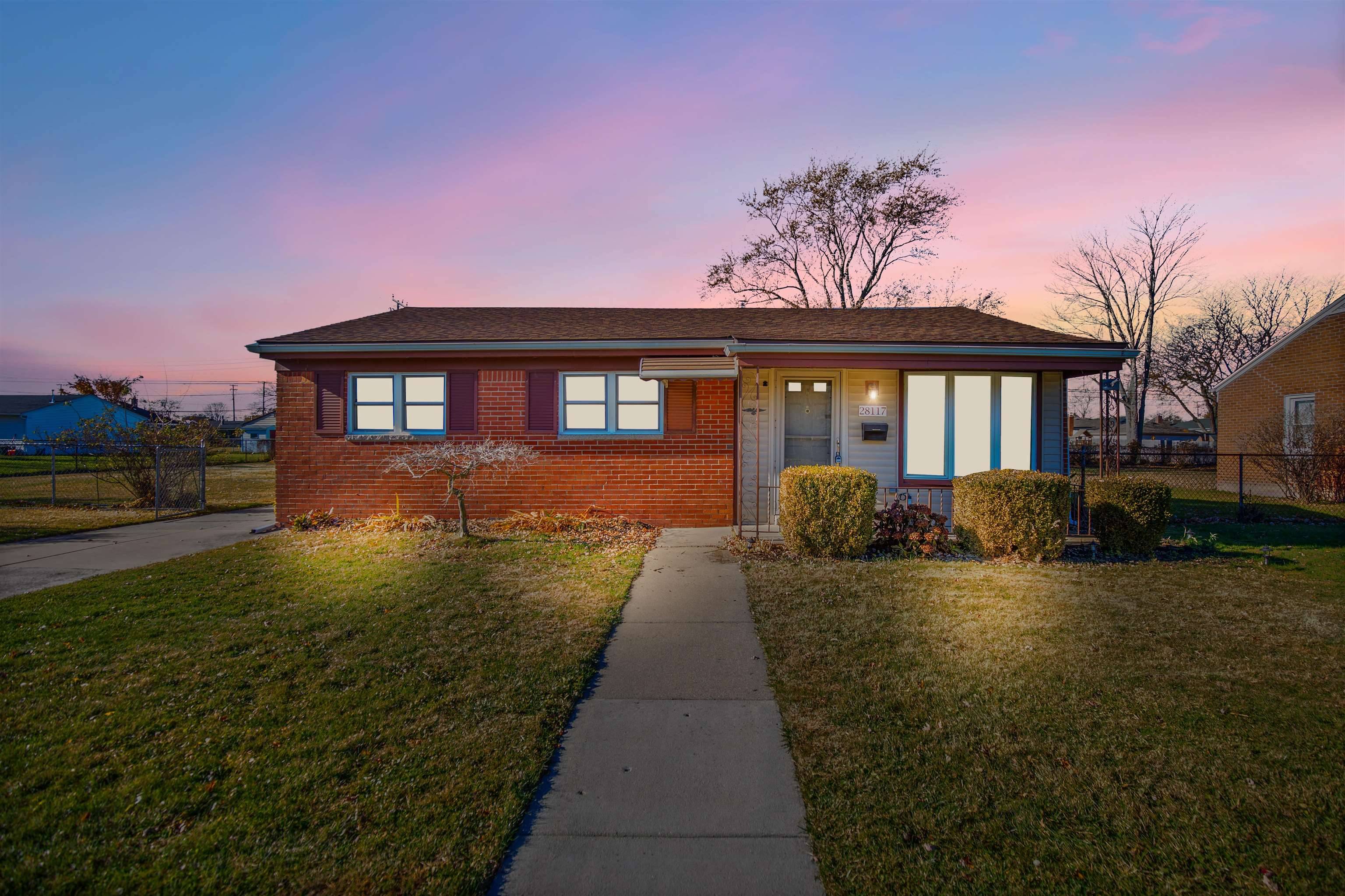 Saint Clair Shores, MI 48081,28117 Roy ST