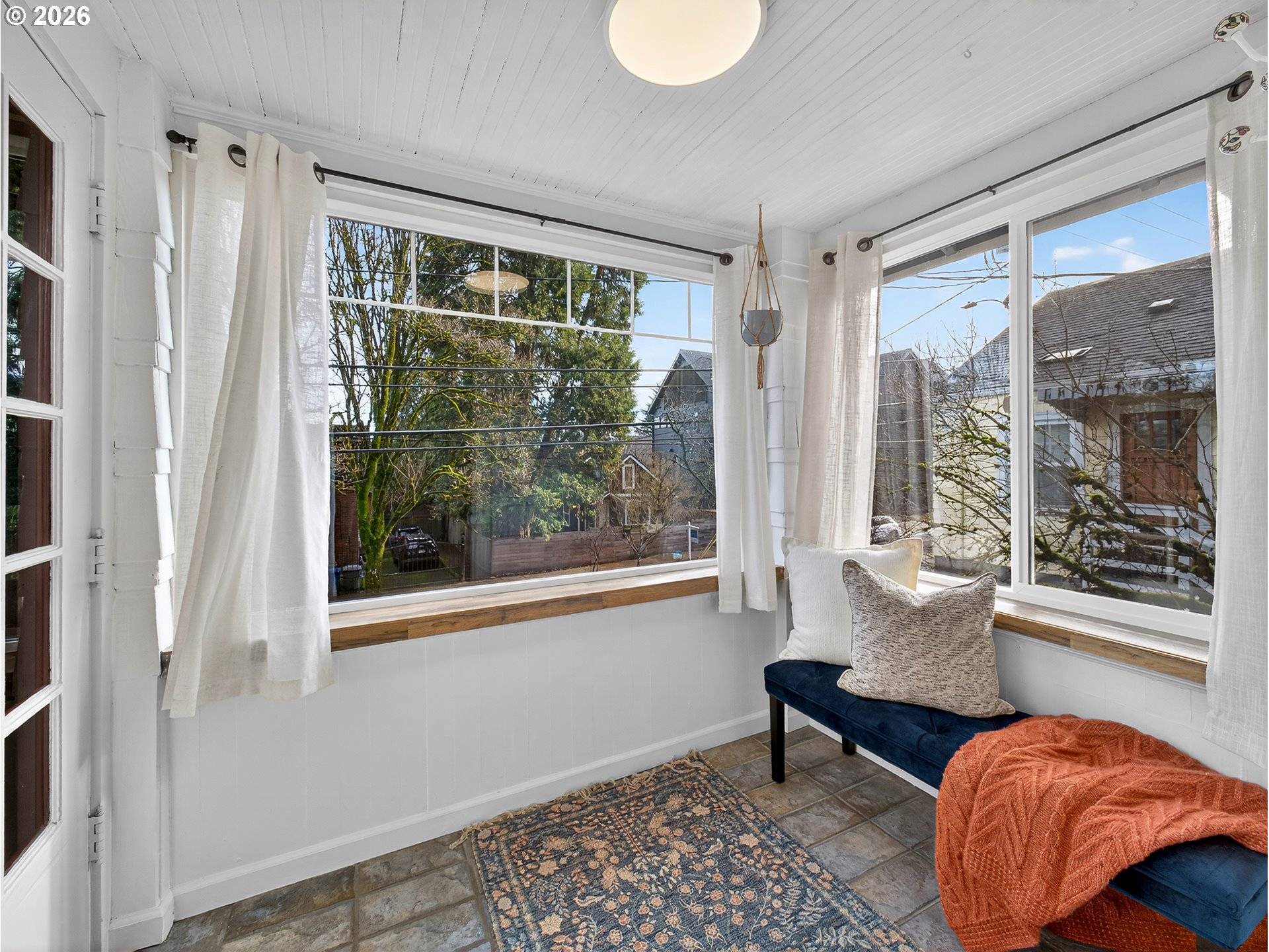 Portland, OR 97239,6407 S CORBETT AVE