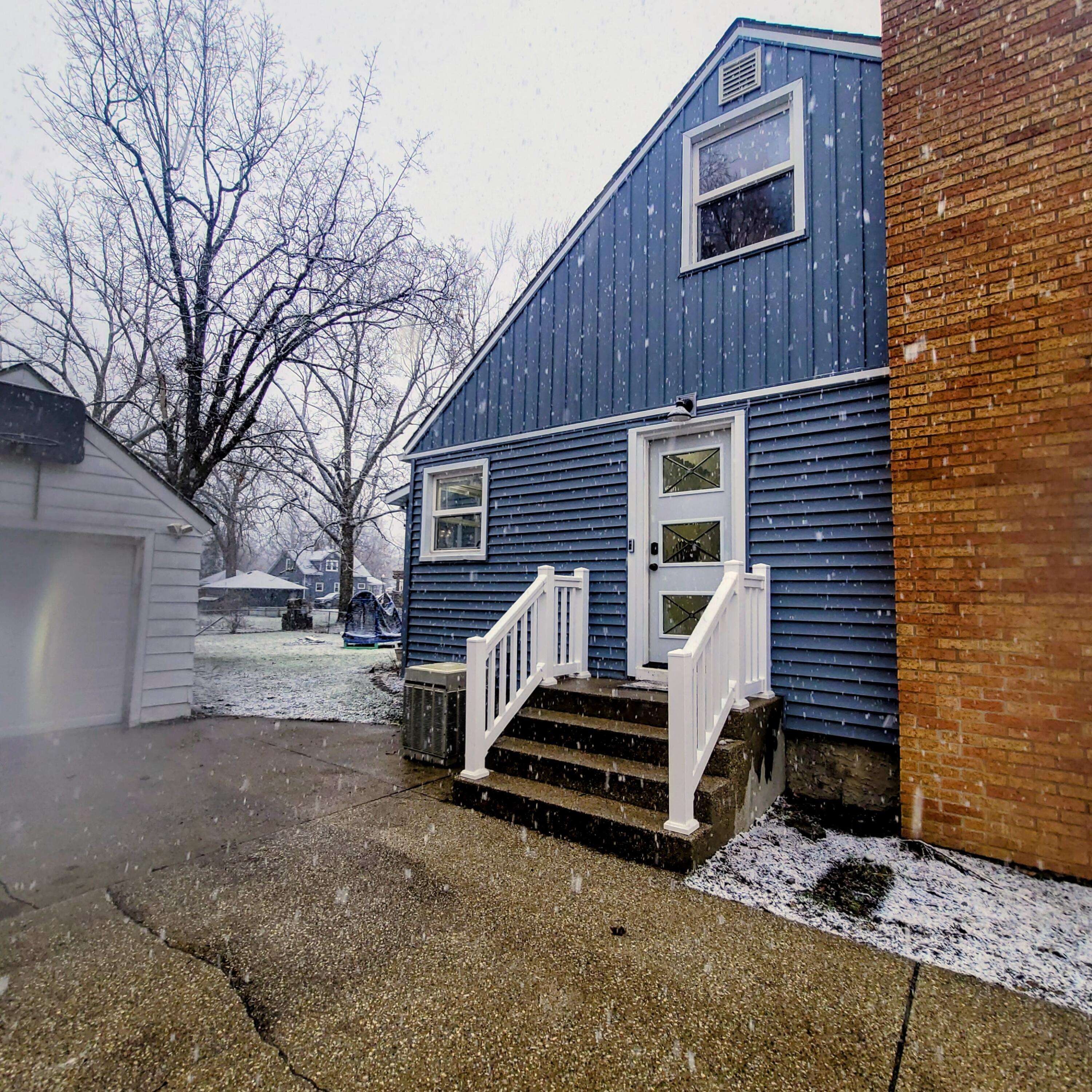 Zeeland, MI 49464,220 S Division ST