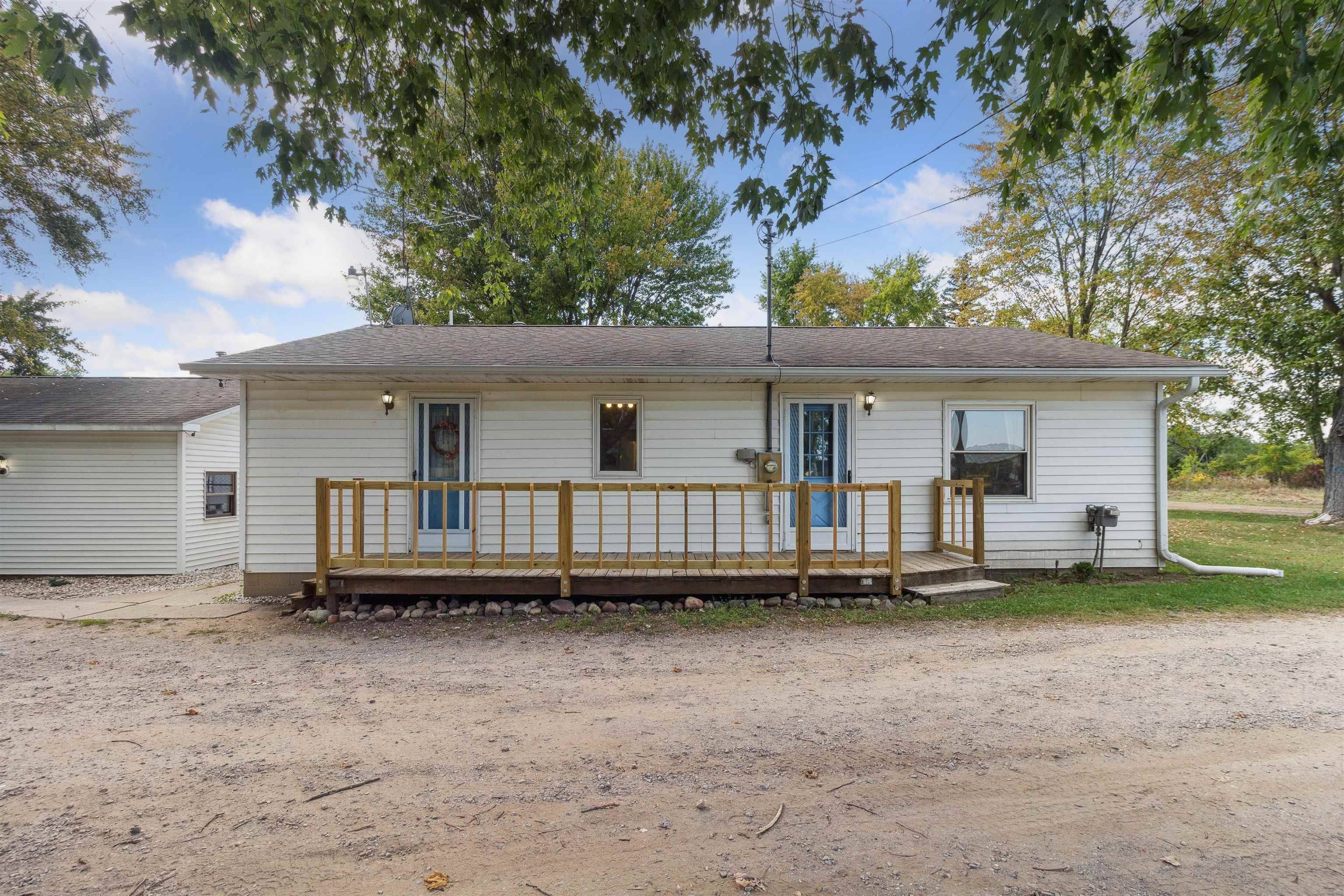 Saint Louis, MI 48880,285 W Hoffman RD