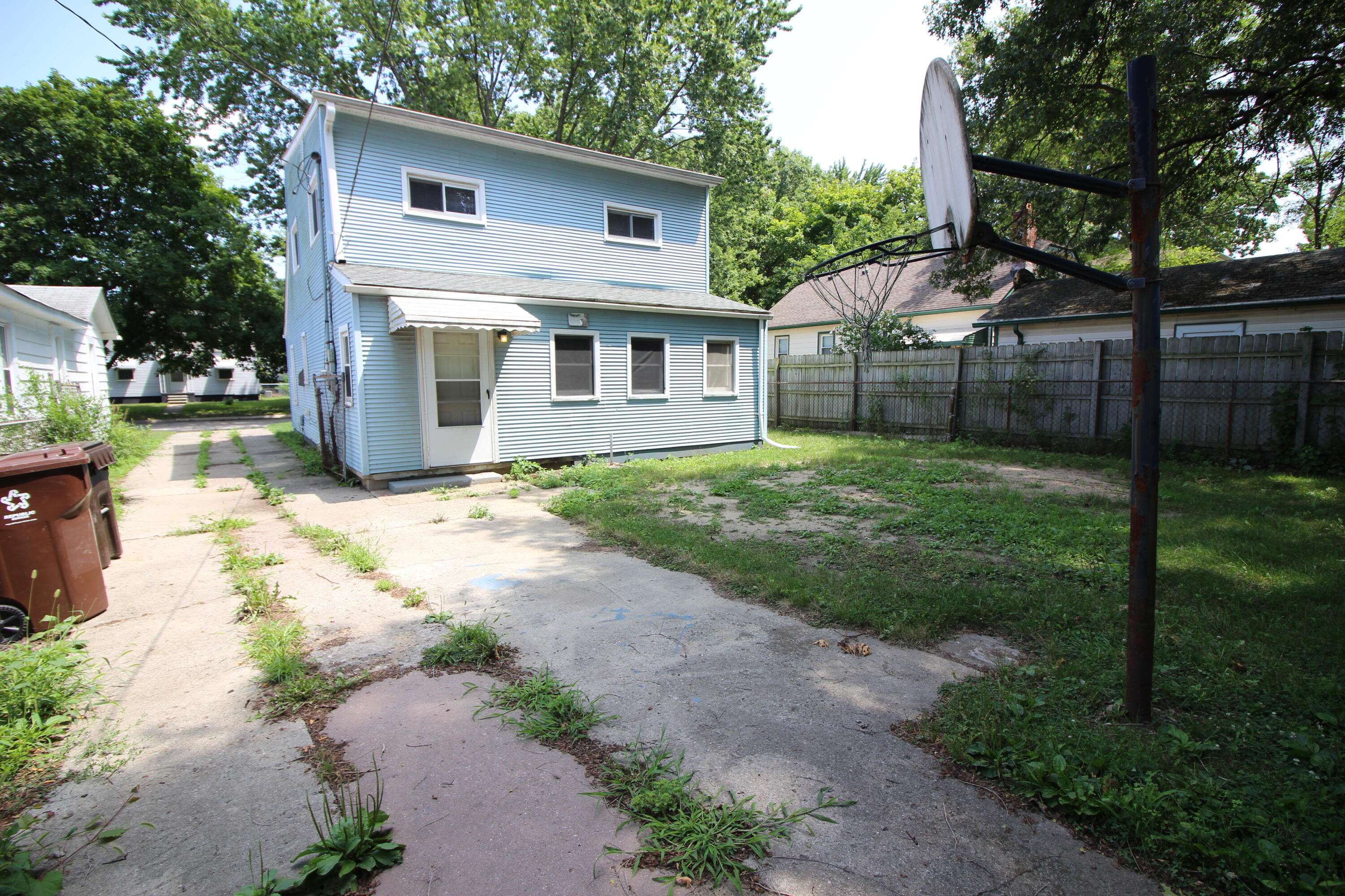 Wayne, MI 48184,4120 1st ST