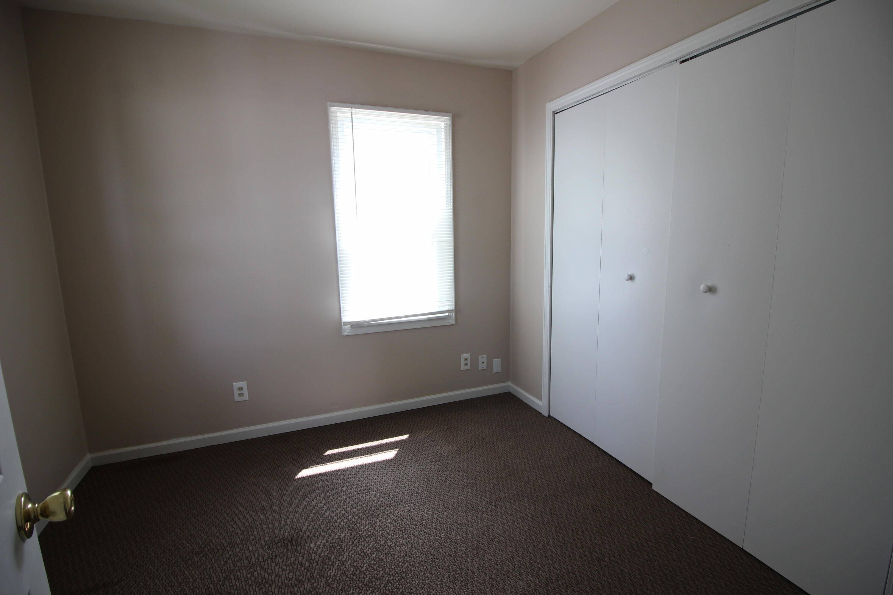 Wayne, MI 48184,4120 1st ST