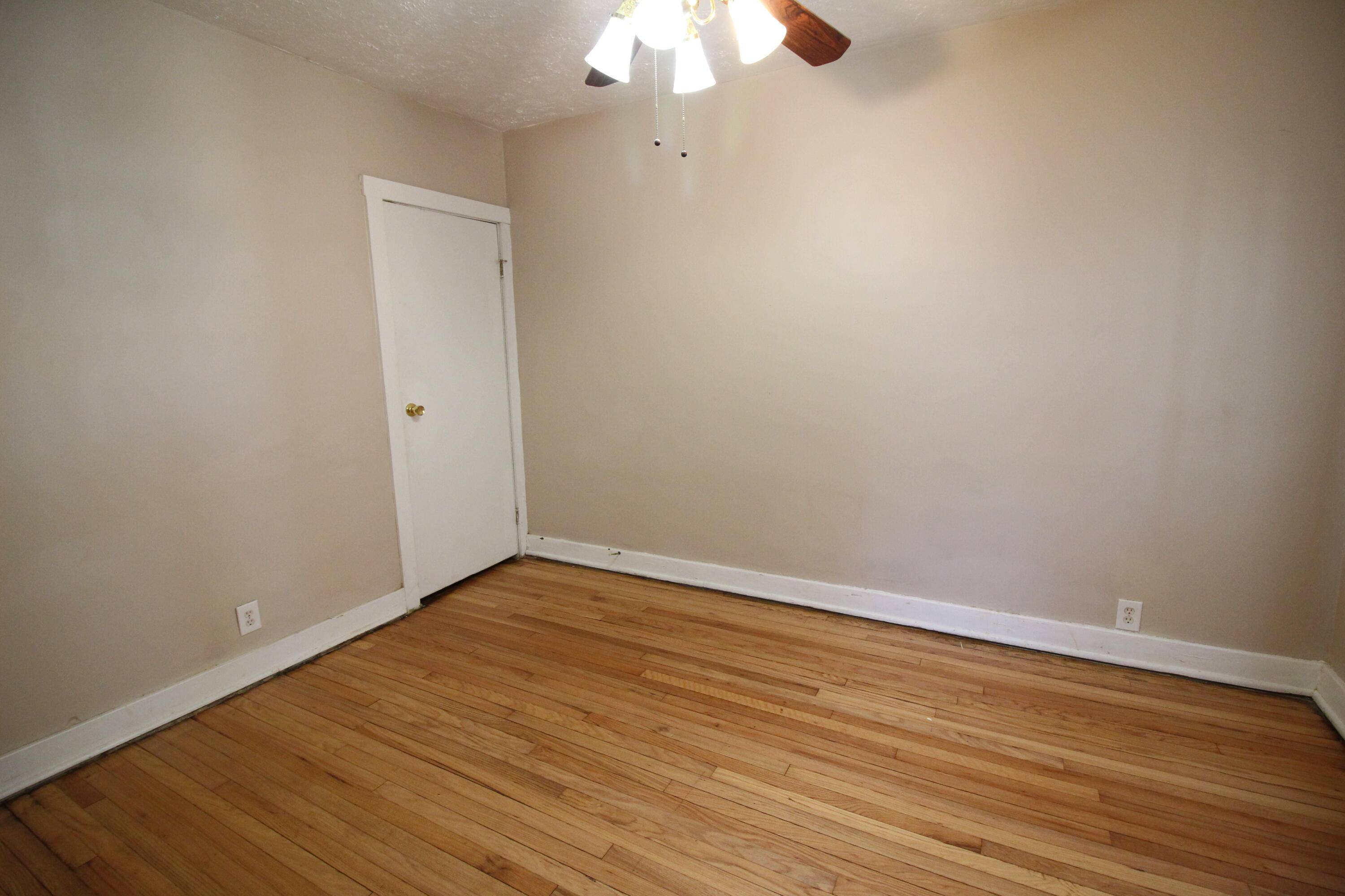 Clinton Twp, MI 48035,20510 Broadacres ST