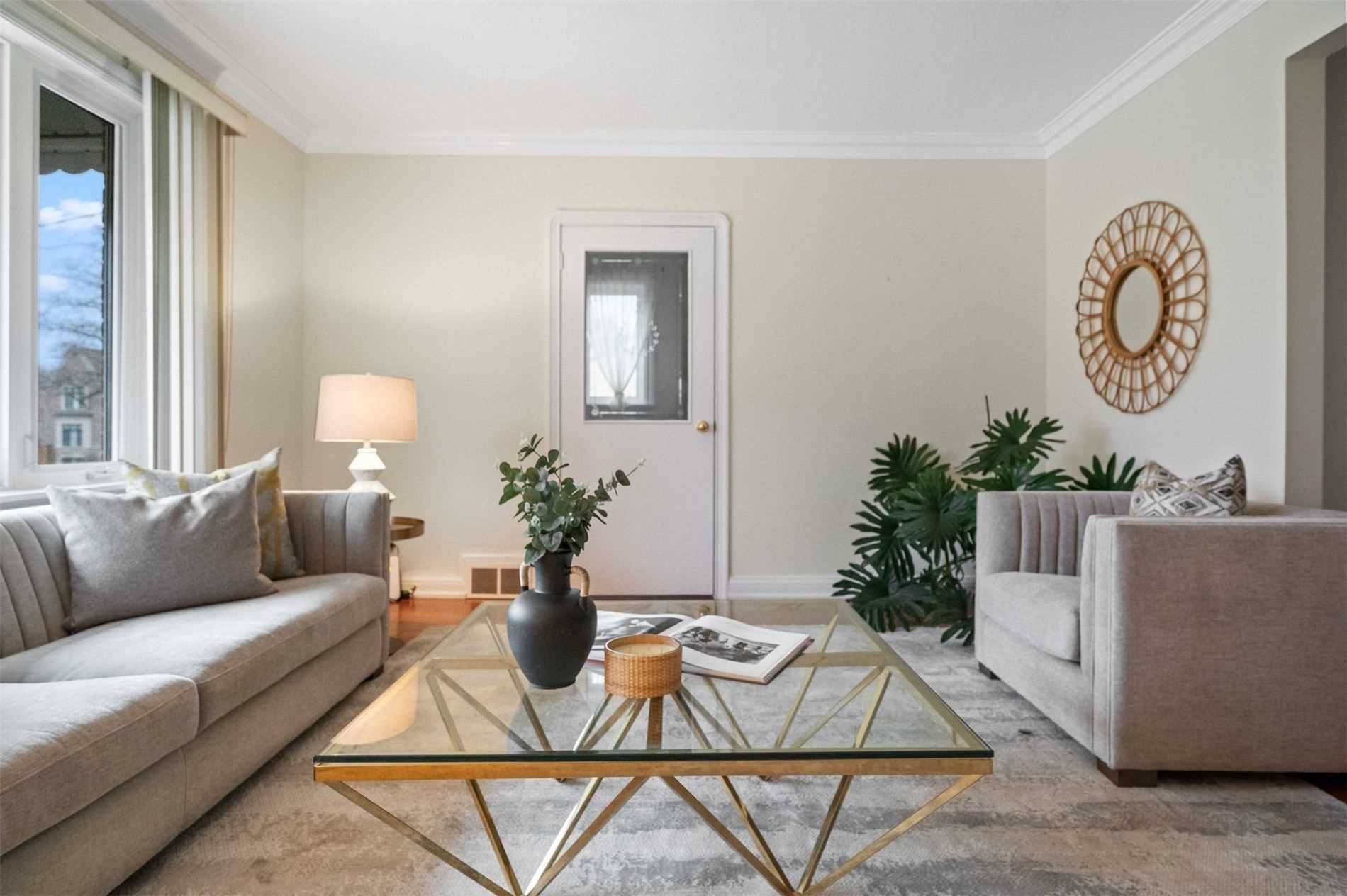 Toronto C04, ON M6A 2K4,59 Brookview DR