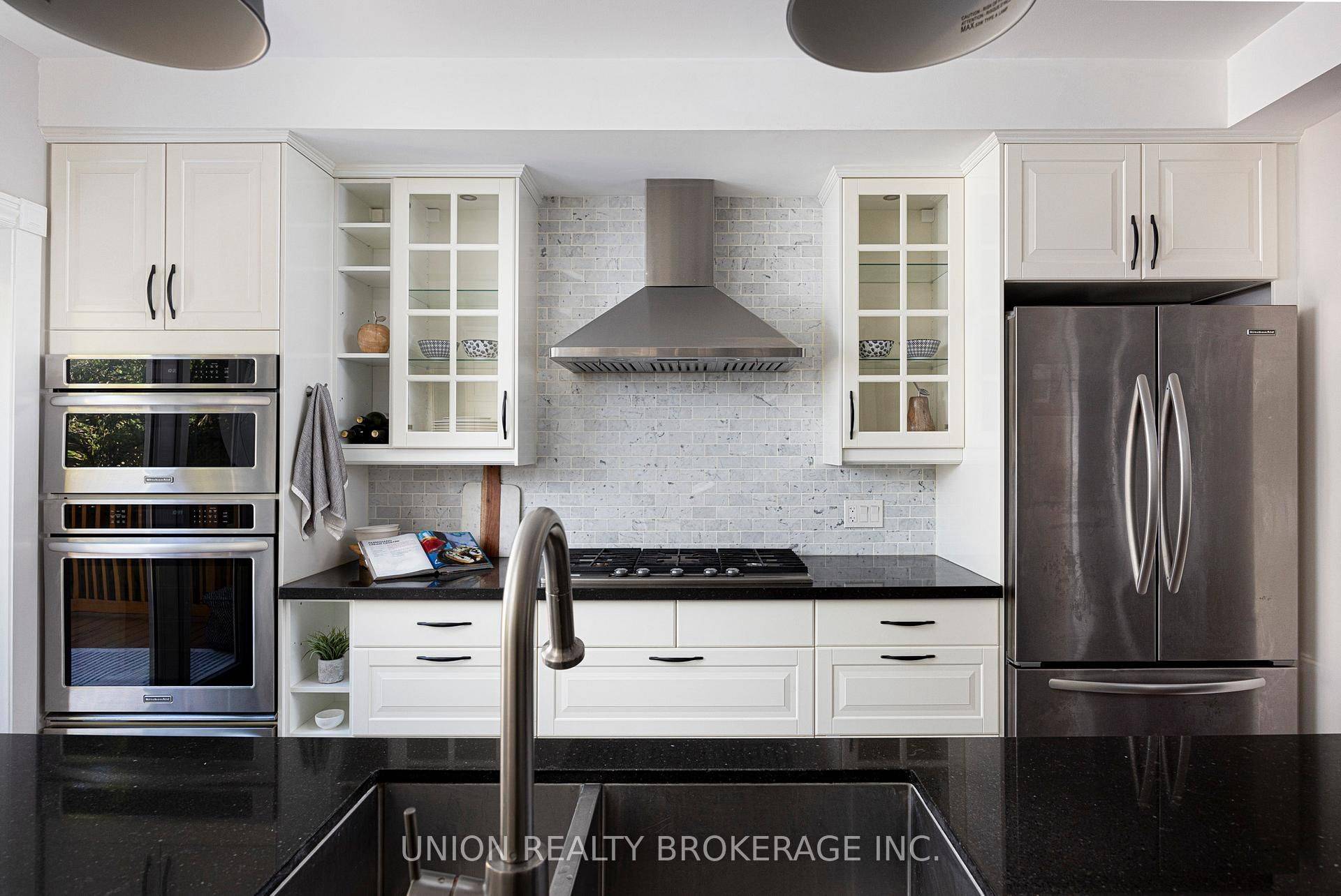 Toronto C09, ON M4W 3A7,6 Jean ST