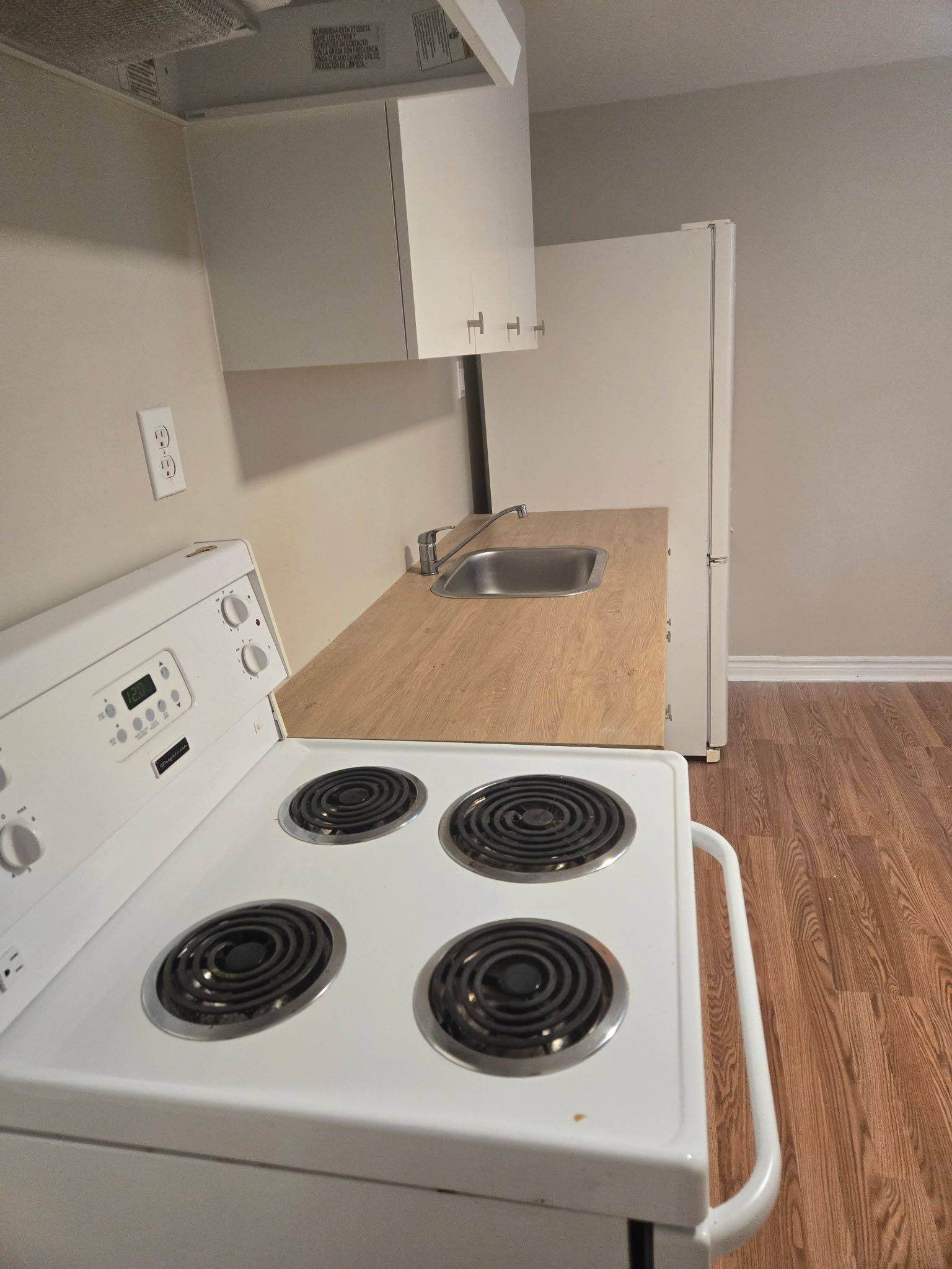 Toronto E09, ON M1G 2T9,912 Brimorton DR #BSMNT LEVEL