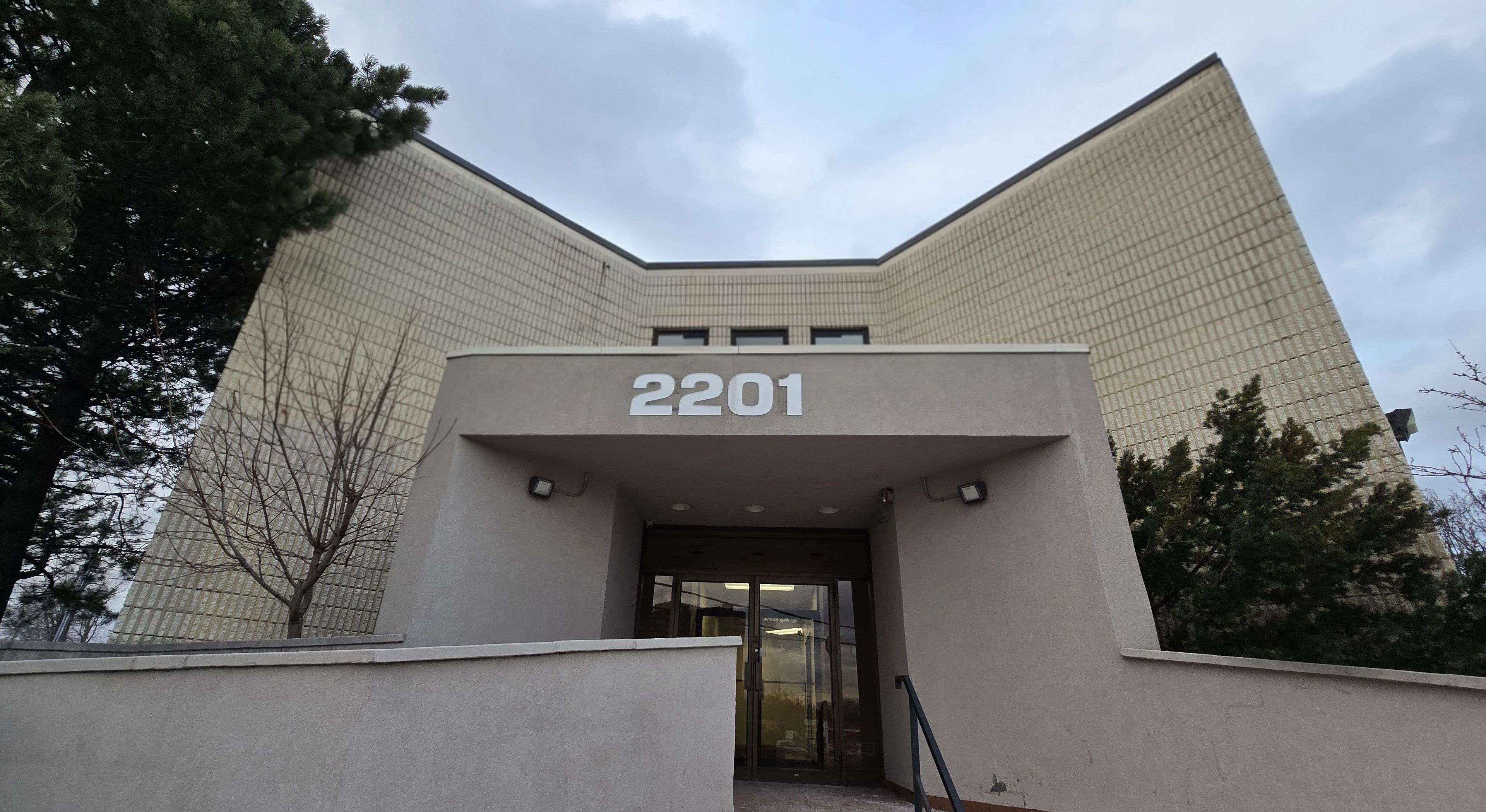 Toronto E05, ON M1T 1V5,2201 Warden AVE #102