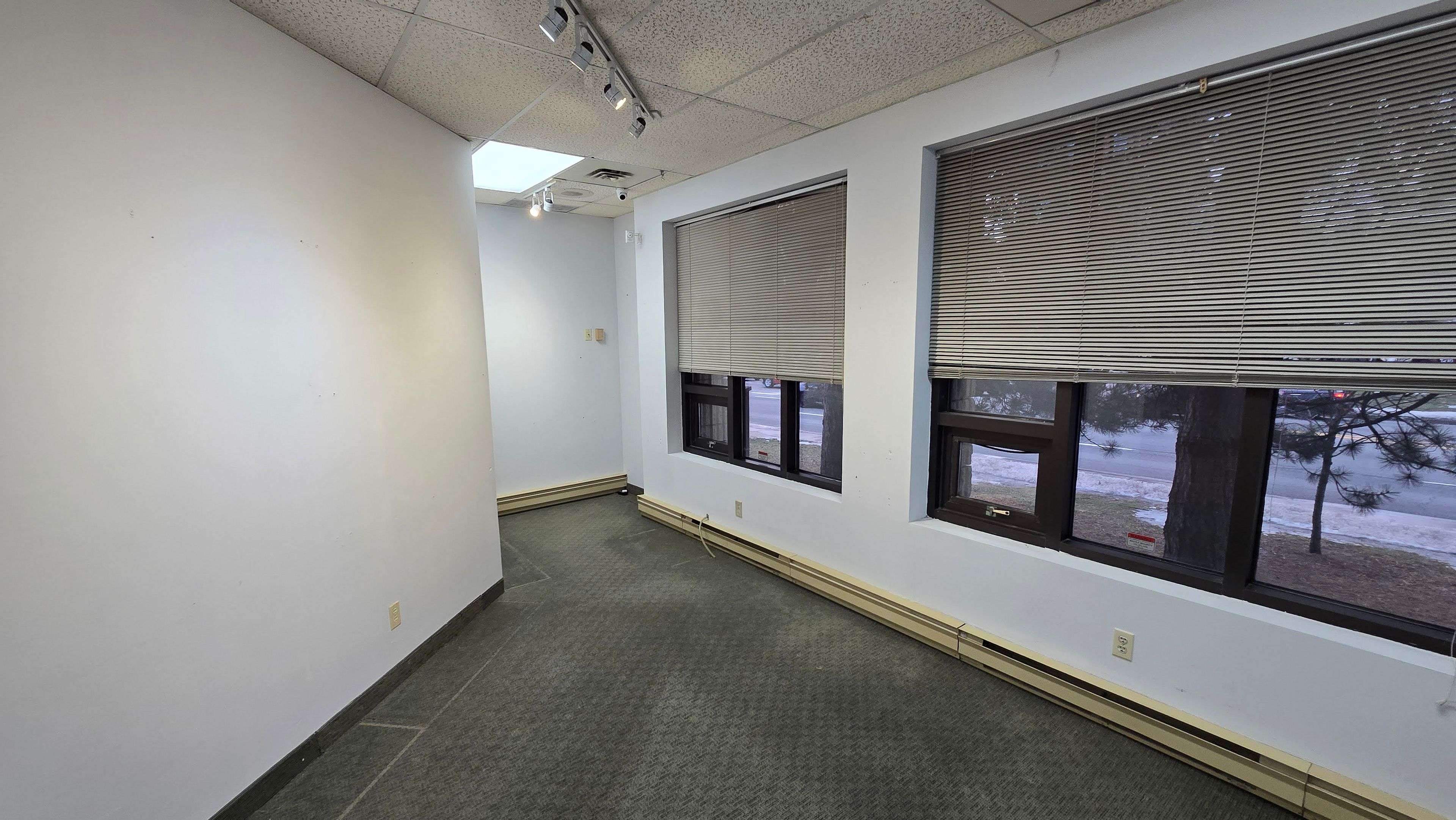 Toronto E05, ON M1T 1V5,2201 Warden AVE #102