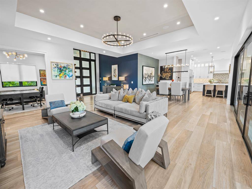 Fort Lauderdale, FL 33305,2408 NE 27th Ave