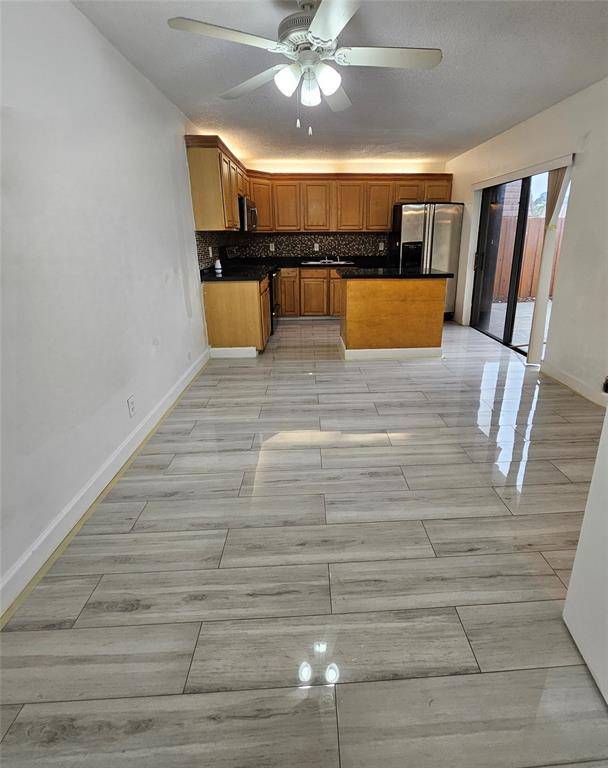 Palm Springs, FL 33461,912 Springdale Cir #912