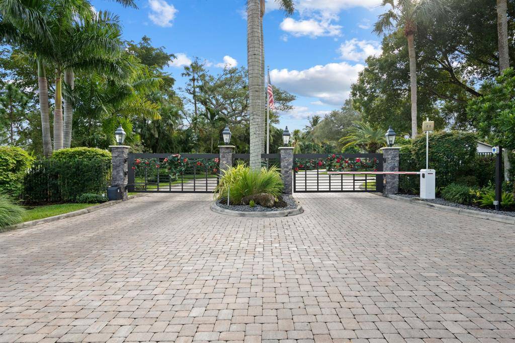 Oakland Park, FL 33309,2920 Oak Tree Drive