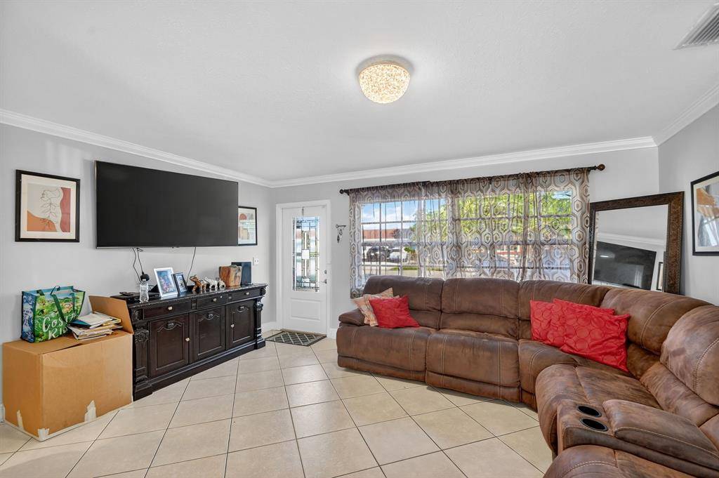 Greenacres, FL 33463,5590 S 35th Ct