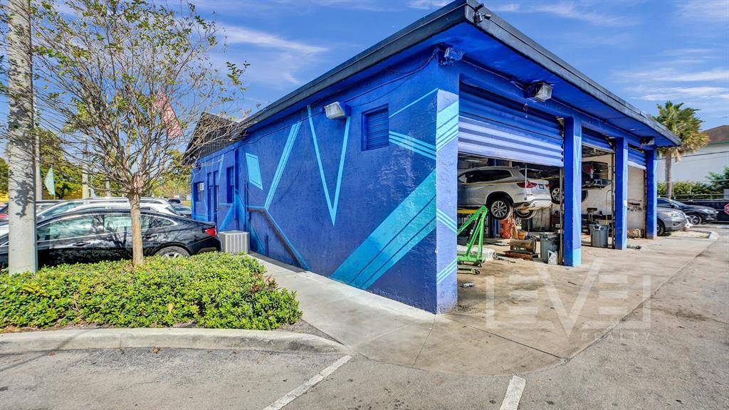 Fort Lauderdale, FL 33311,1730 W Sunrise Blvd