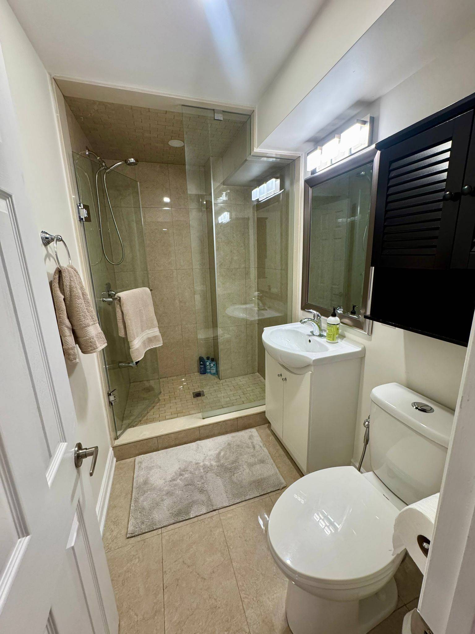 Richmond Hill, ON L4E 0T3,62 Lowther AVE #Basement( Bachelor )