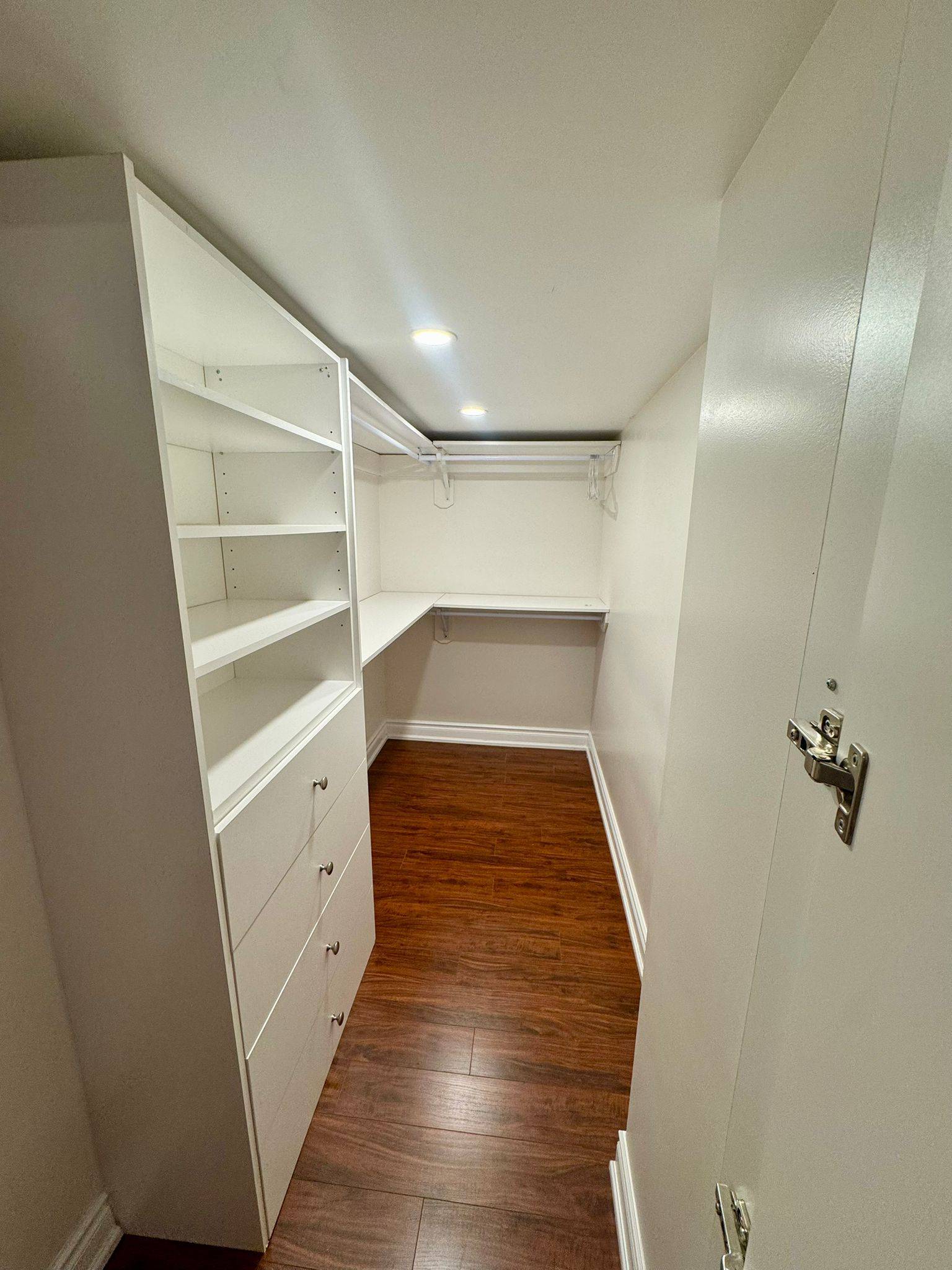 Richmond Hill, ON L4E 0T3,62 Lowther AVE #Basement( Bachelor )