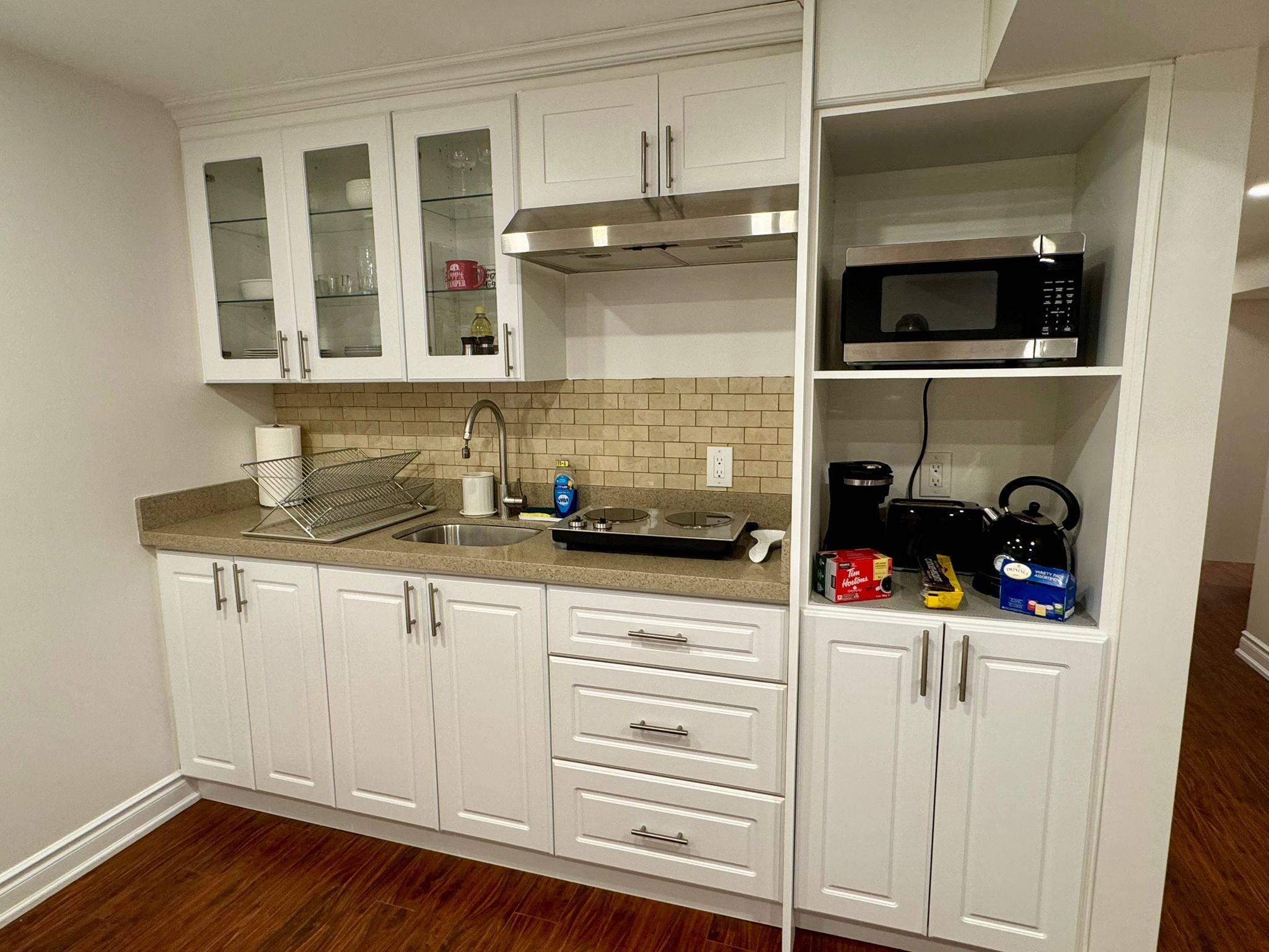 Richmond Hill, ON L4E 0T3,62 Lowther AVE #Basement( Bachelor )