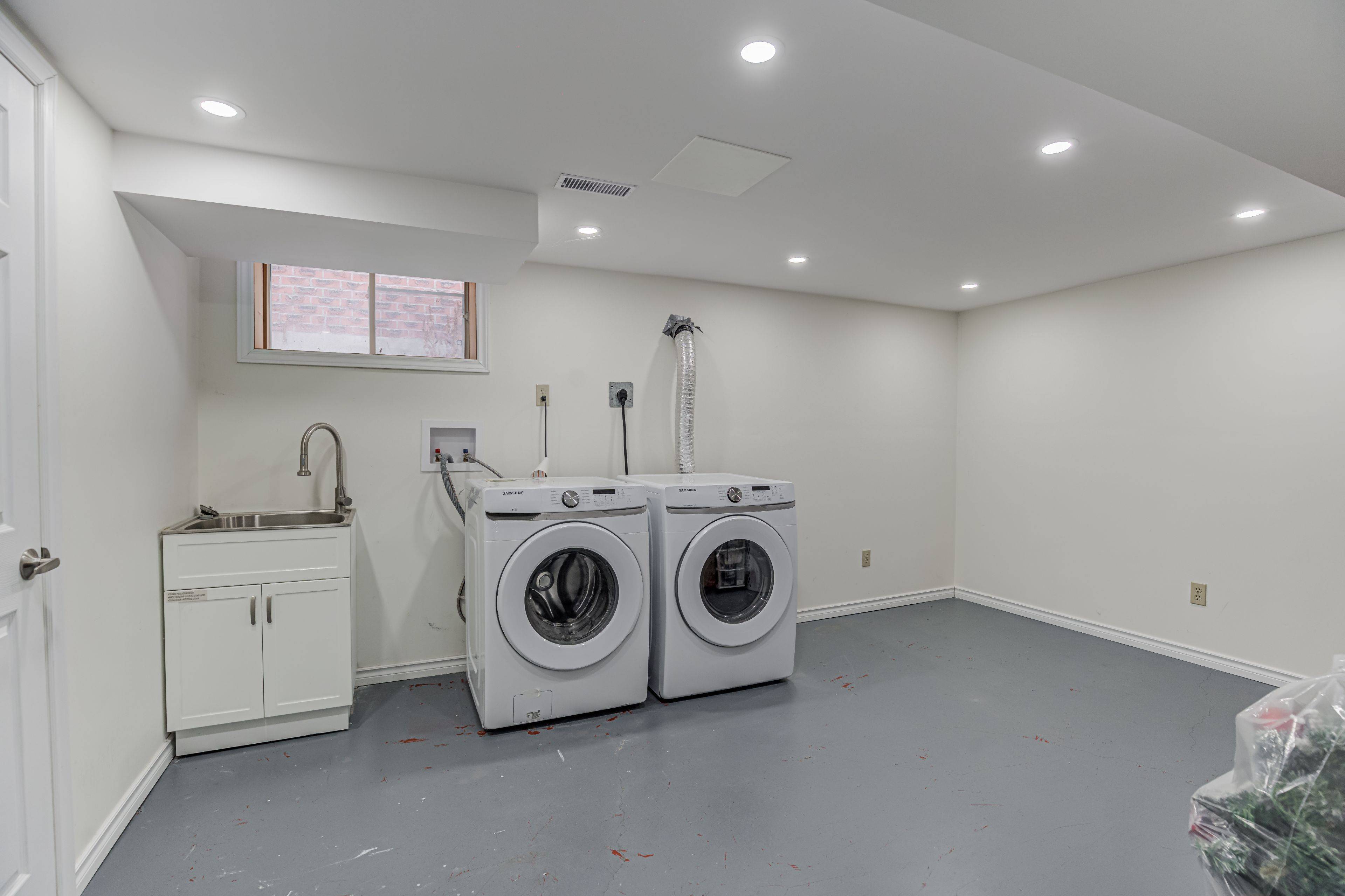 New Tecumseth, ON L9R 1C4,130 Cunningham DR