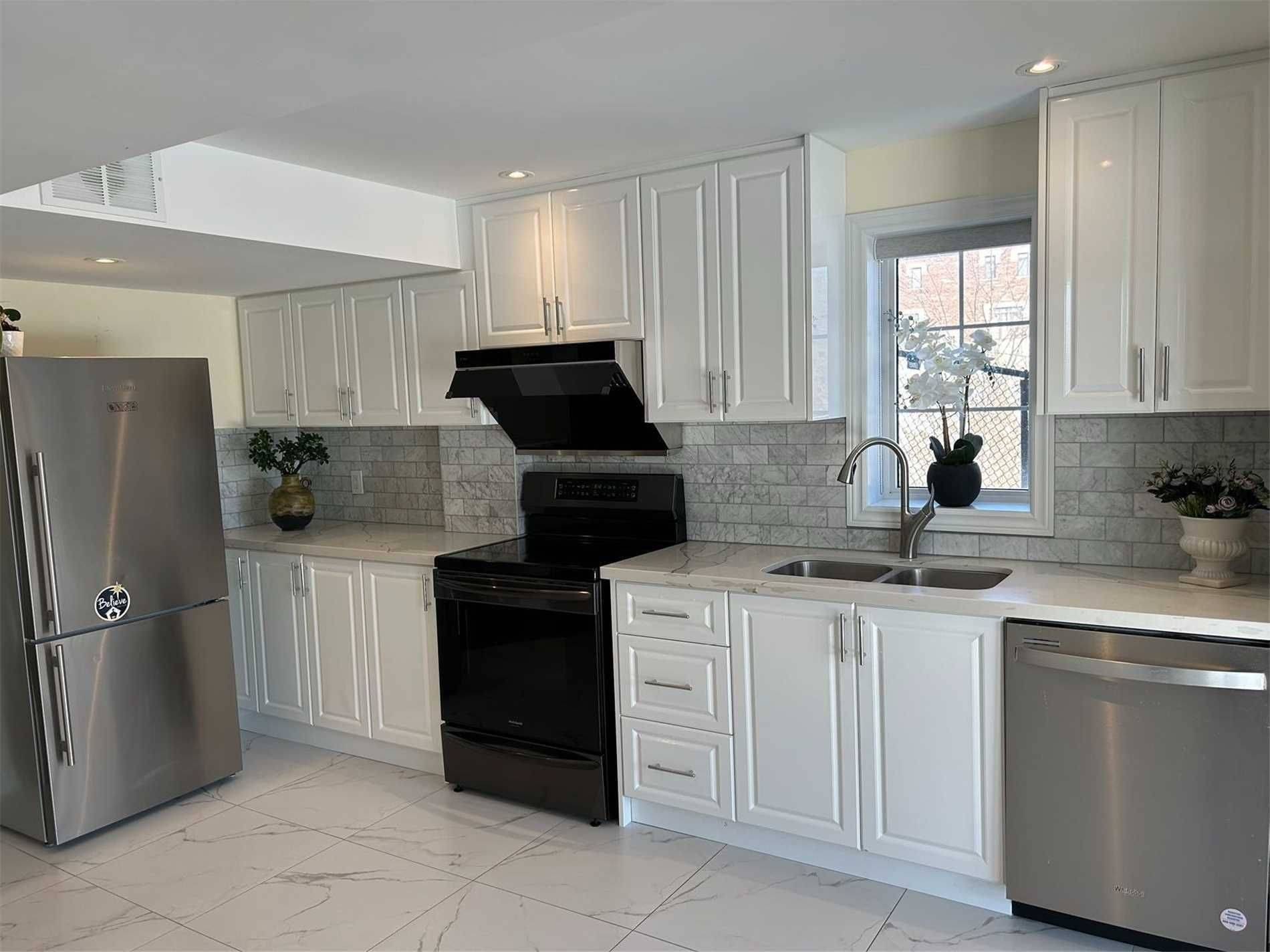 Aurora, ON L4G 0V4,49 Roy Harper AVE #basement