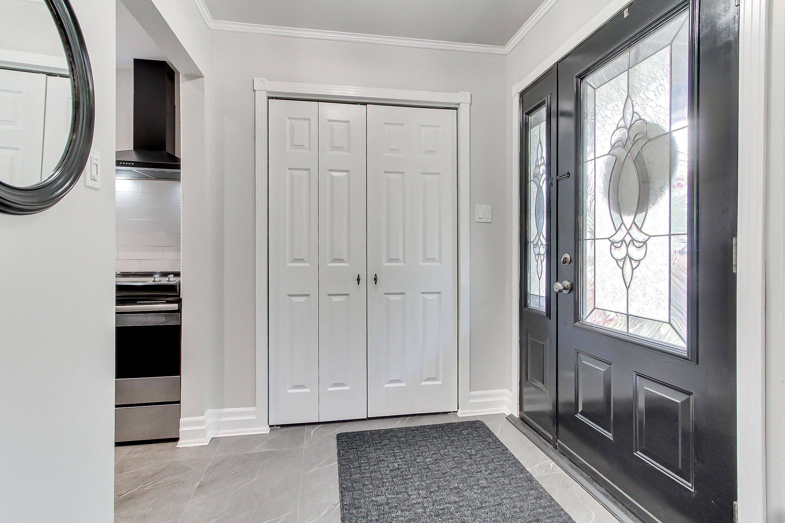 Bradford West Gwillimbury, ON L3Z 1A9,124 Lee AVE