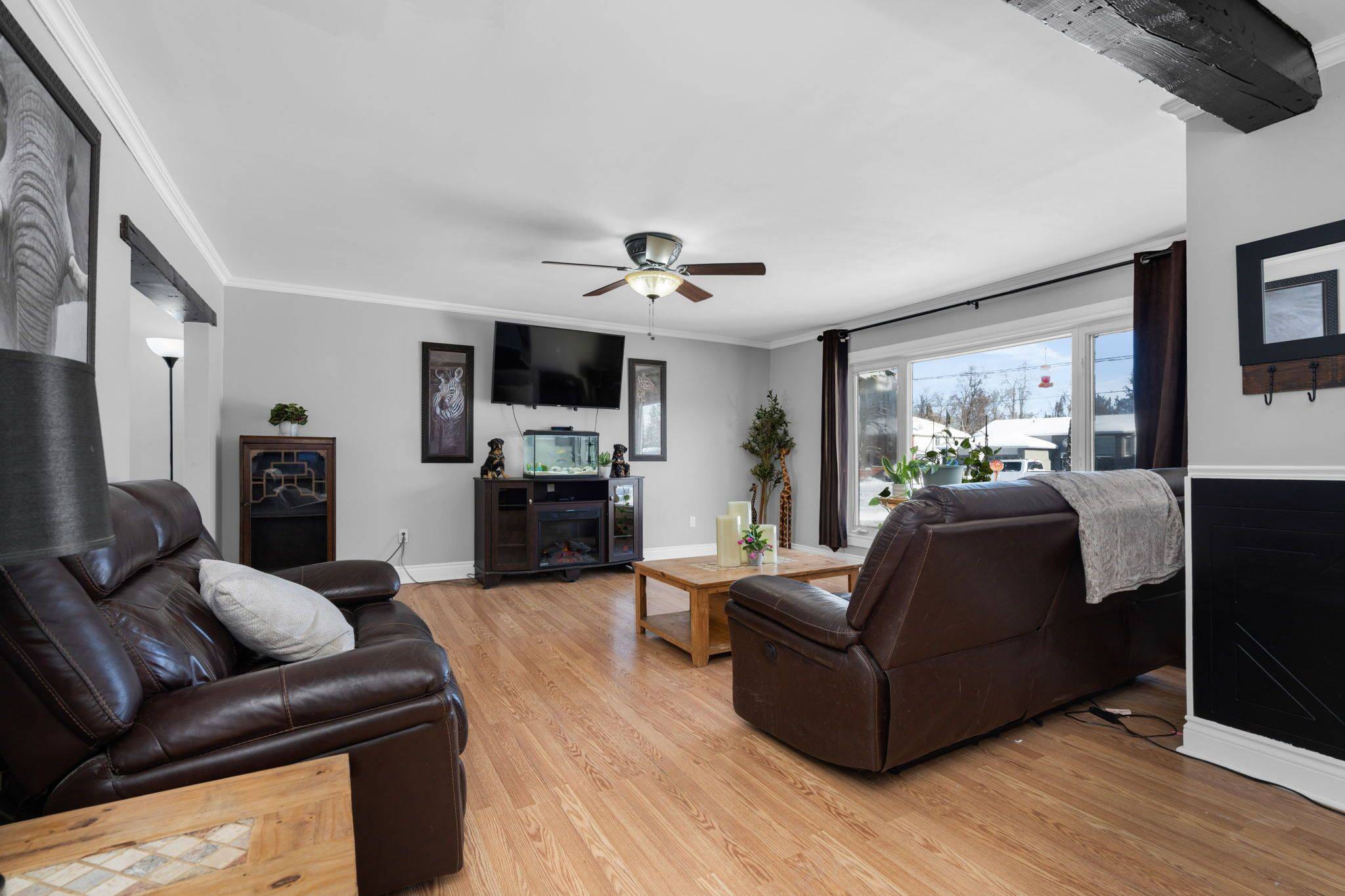 Innisfil, ON L0L 1W0,1032 Gilmore AVE