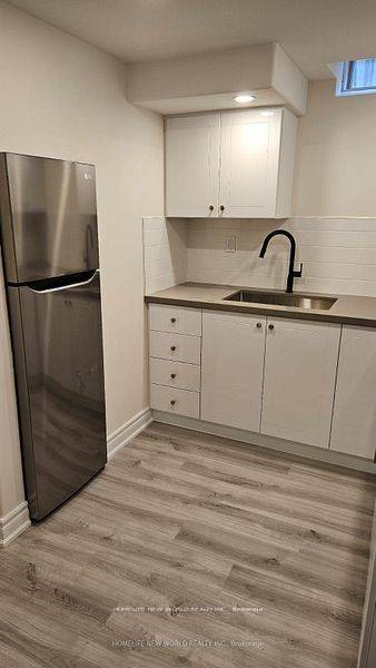 Richmond Hill, ON L4S 1T9,11 Peninsula CRES