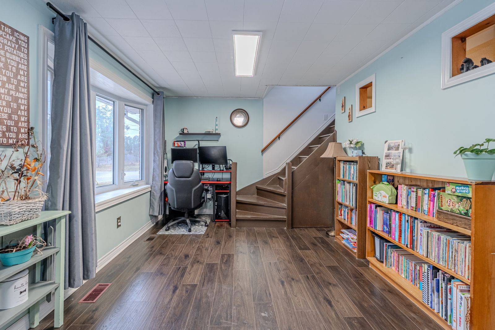 Essa, ON L3W 0V7,42 Mill ST