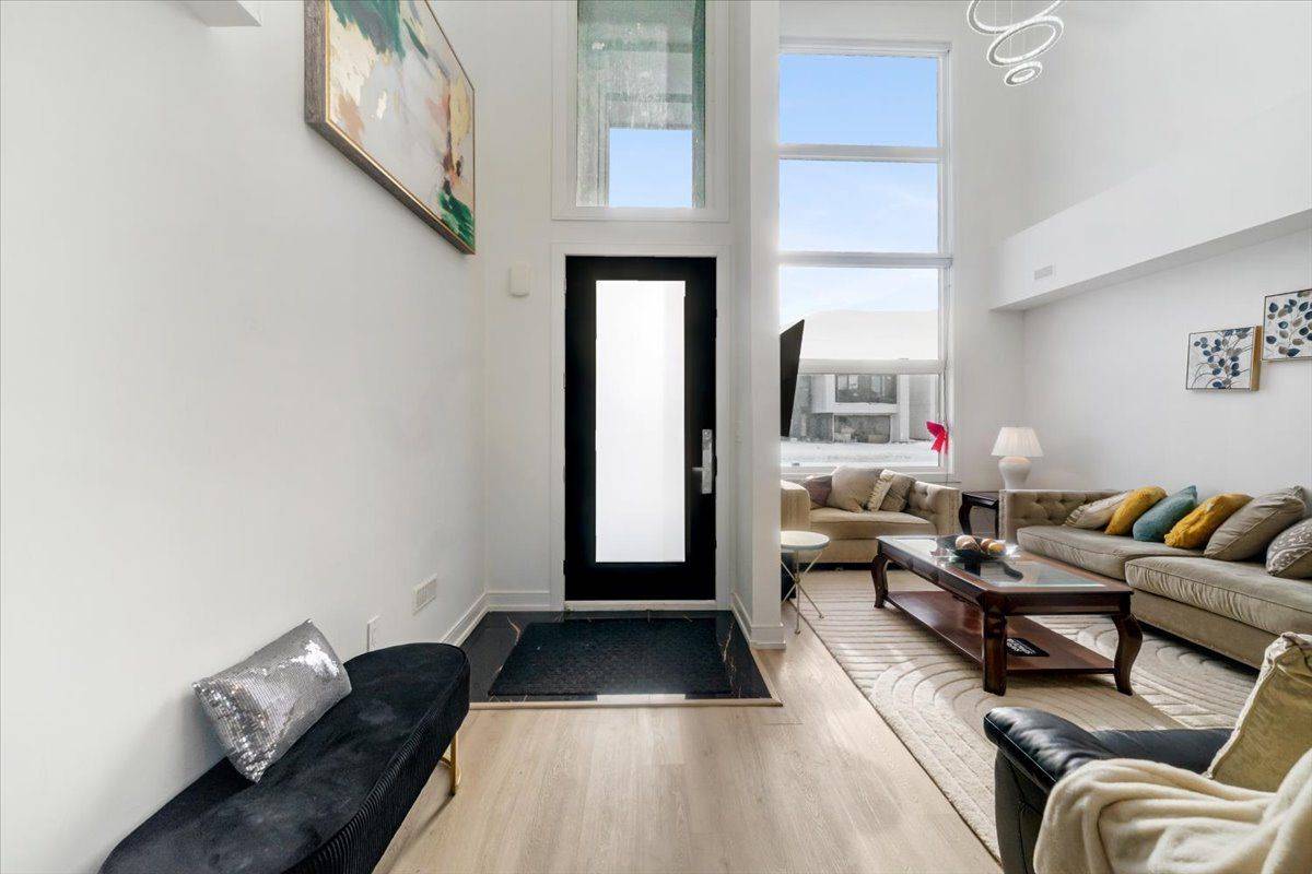 Severn, ON L3V 8M9,3717 Quayside DR