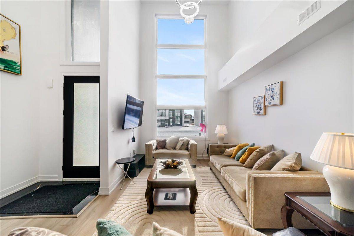 Severn, ON L3V 8M9,3717 Quayside DR