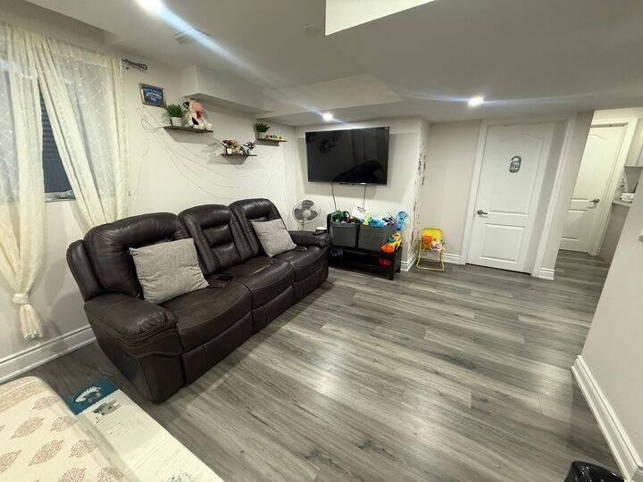 Brampton, ON L7A 2P2,110 Edenbrook Hill DR