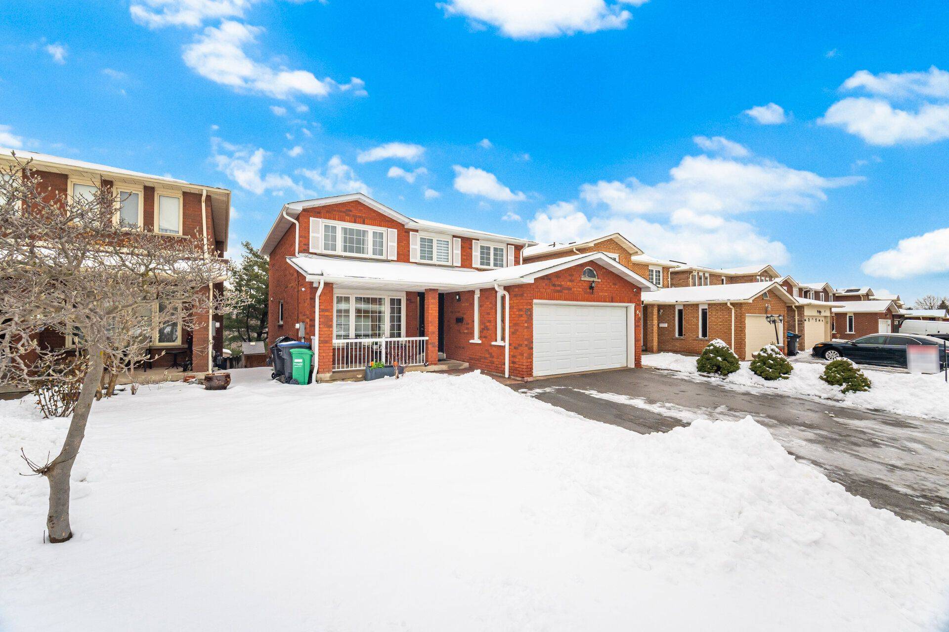 Brampton, ON L6Z 2W7,61 Sunforest DR