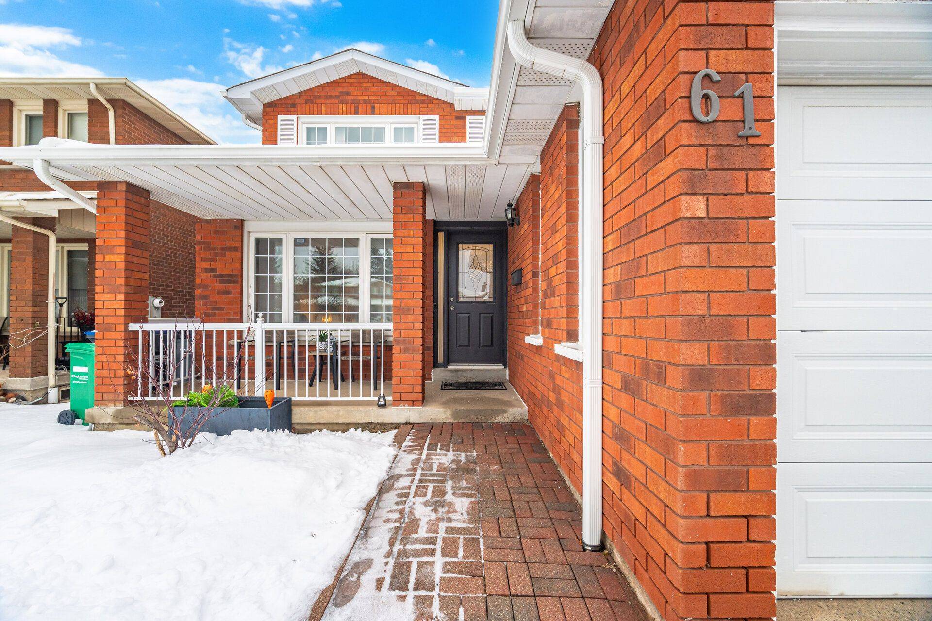 Brampton, ON L6Z 2W7,61 Sunforest DR