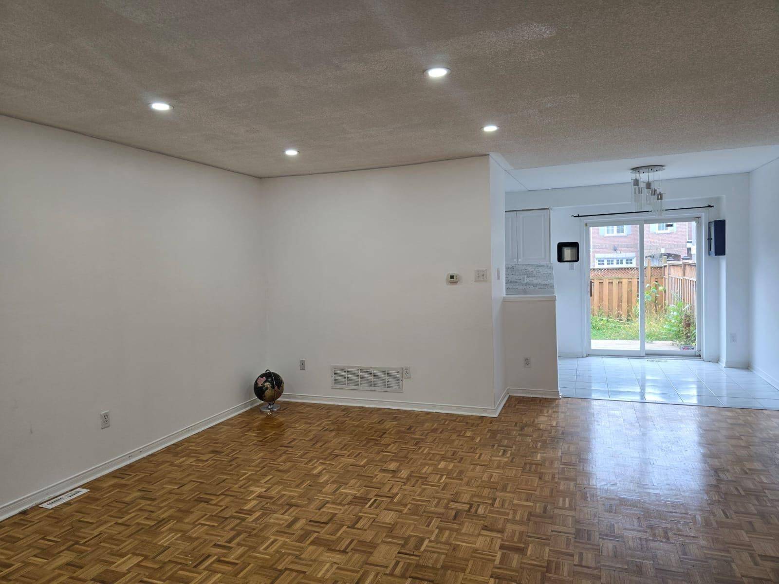 Toronto W05, ON M3M 2V3,104 Sunfield RD #Main