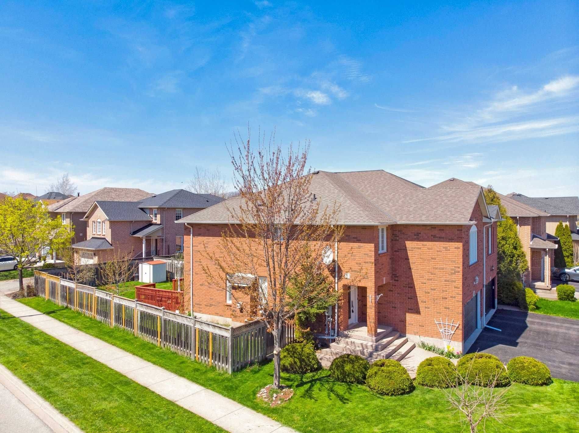 Oakville, ON L6M 3X2,2151 Glenhampton RD