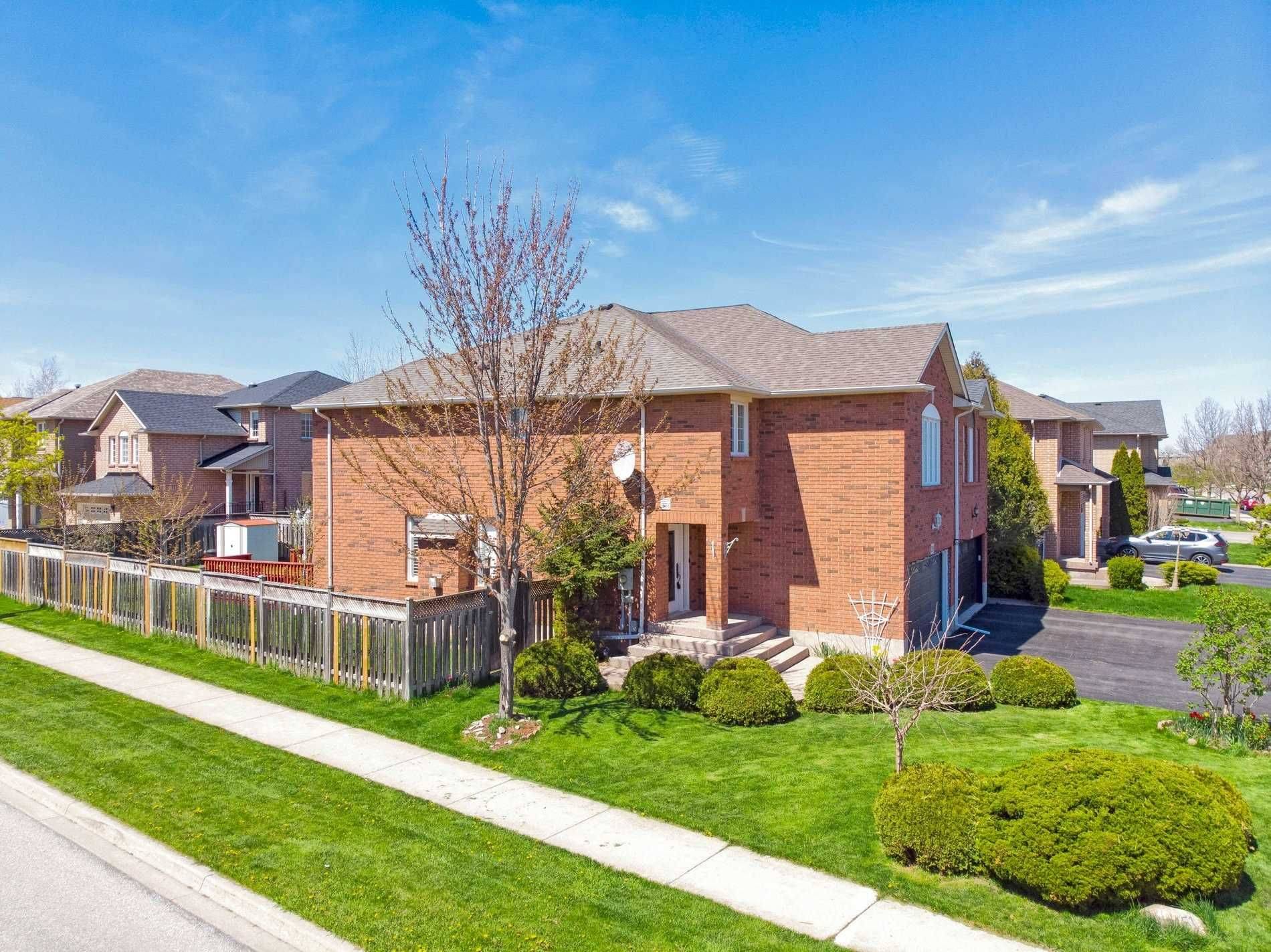 Oakville, ON L6M 3X2,2151 Glenhampton RD
