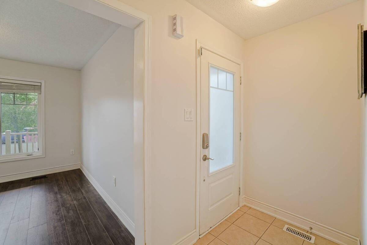 Milton, ON L9T 8B9,475 Zuest CRES