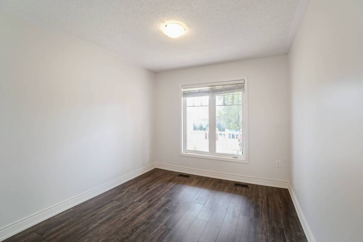 Milton, ON L9T 8B9,475 Zuest CRES